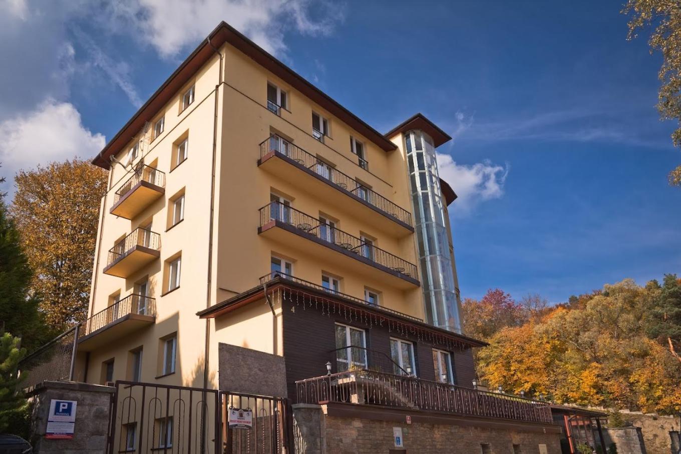 Pensjonat Henryk Krynica Zdroj Exterior photo